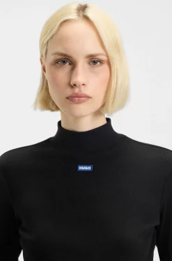 Hochgeschlossenes Top aus Stretch-Baumwolle mit Logo-Badge