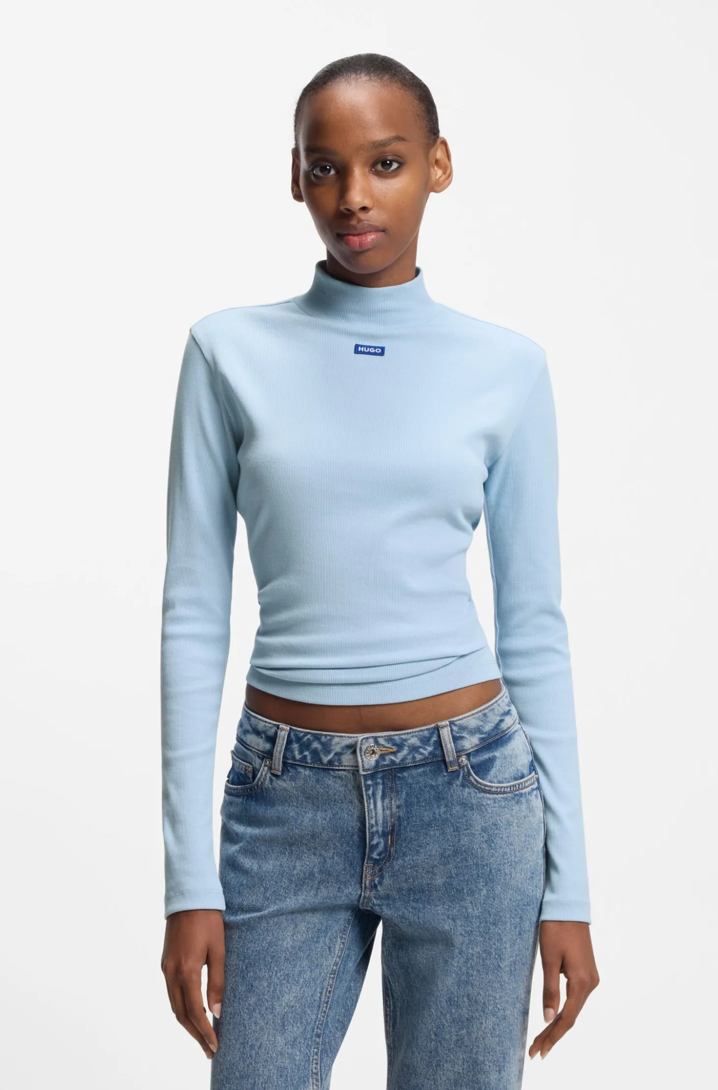 Hochgeschlossenes Top aus Stretch-Baumwolle mit Logo-Badge