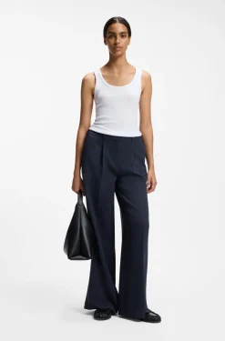 Hose aus Stretch-Gewebe mit weitem Beinverlauf