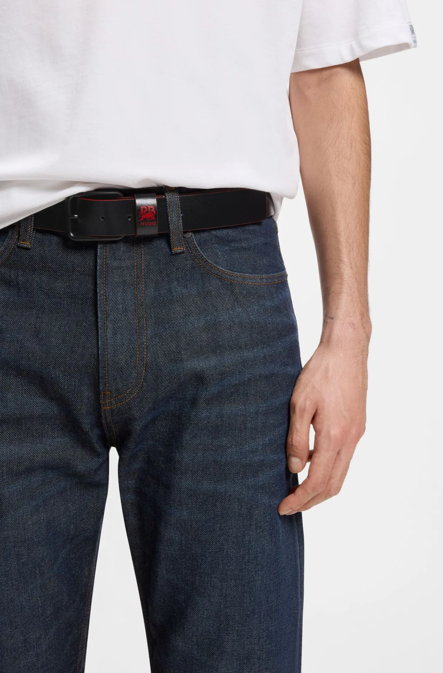 HUGO x RB Gürtel aus italienischem Leder mit Stier-Motiv