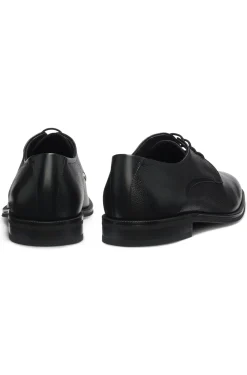 In Italien gefertigte Schnürschuhe aus genarbtem Leder