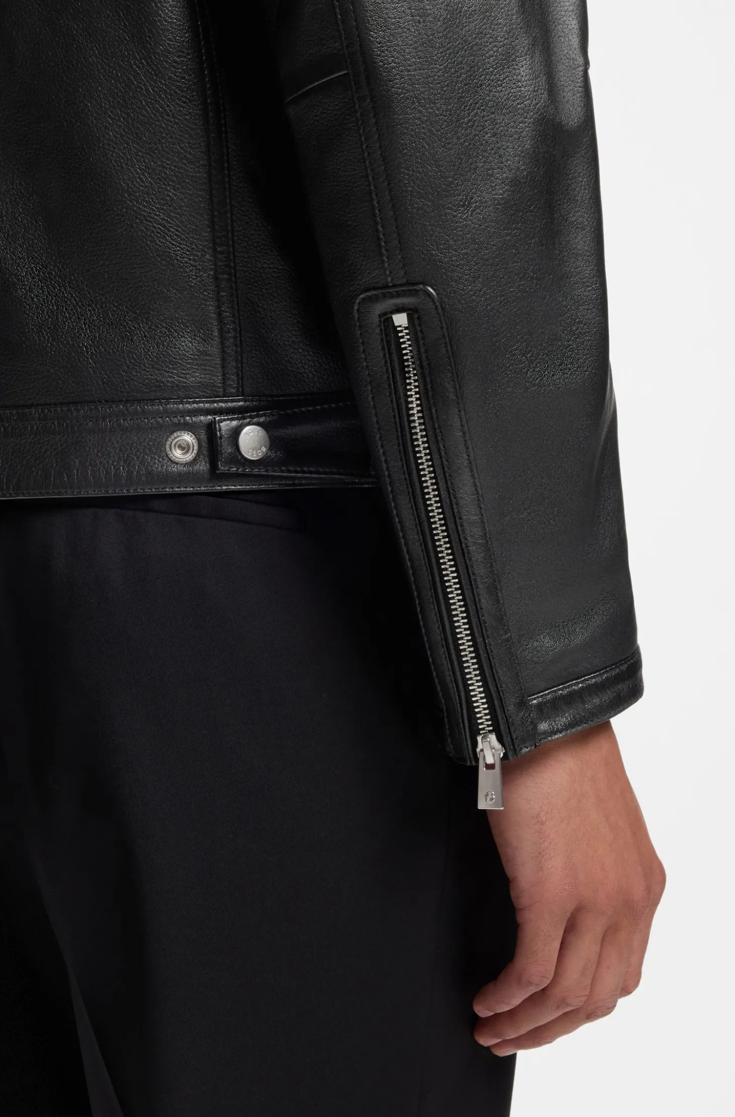 Jacke aus genarbtem Leder mit Logo-Details