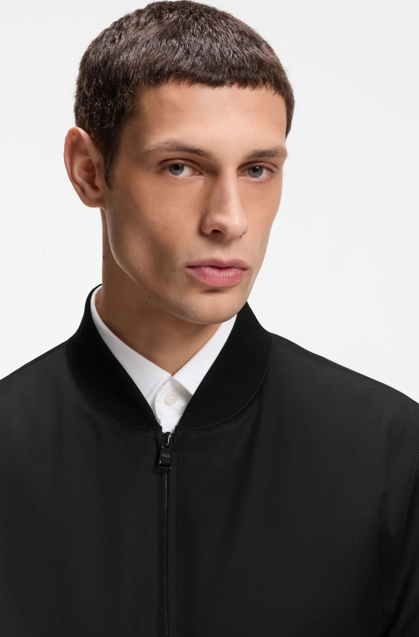 Jacke aus Schurwoll-Serge mit Reißverschluss