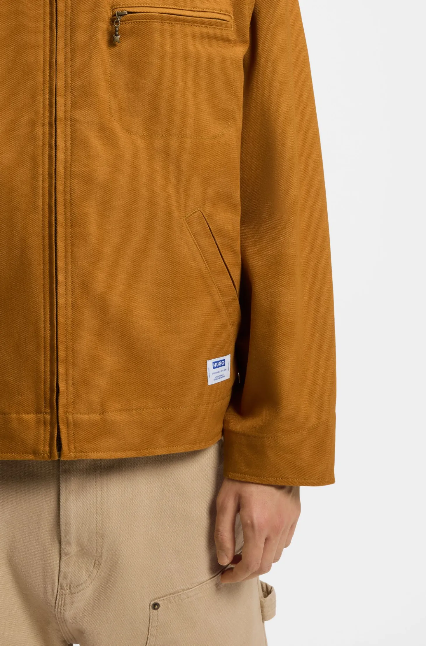 Jacke aus Stretch-Baumwolle mit Reißverschlusstasche an der Brust