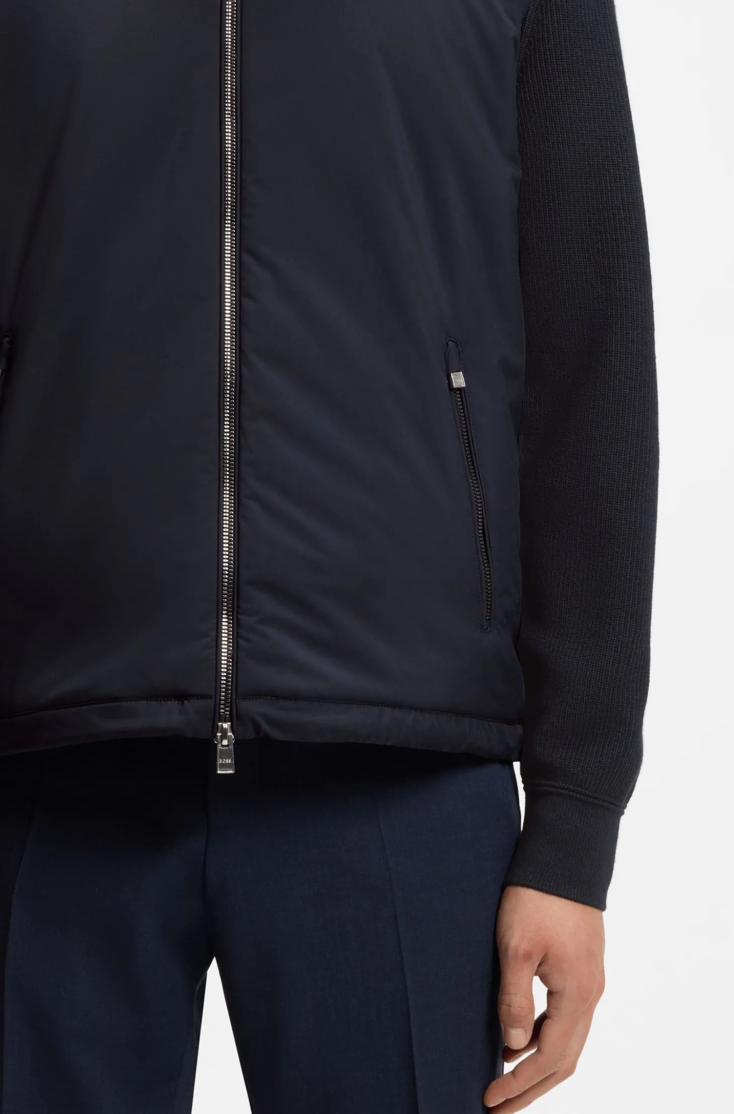 Jacke aus temperaturausgleichendem Performance-Gewebe mit Reißverschluss