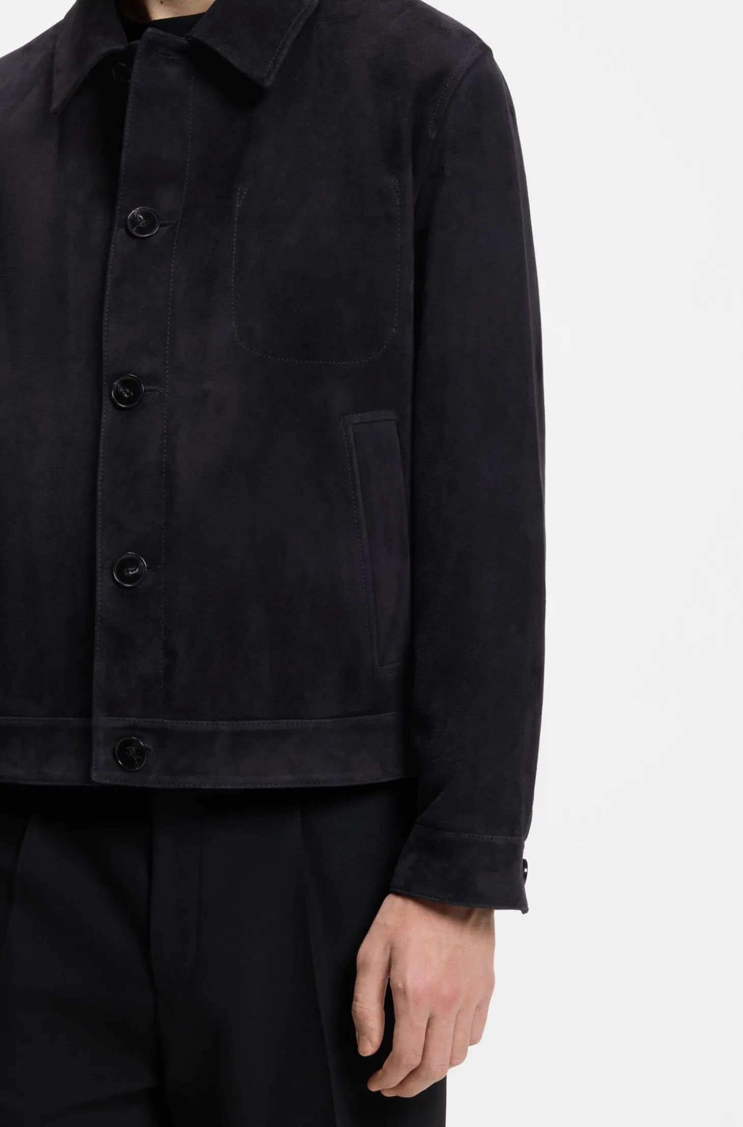 Jacke aus Veloursleder mit abgestepptem Detail an der Brusttasche