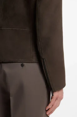 Jacke aus Veloursleder mit Reißverschlüssen an den Manschetten