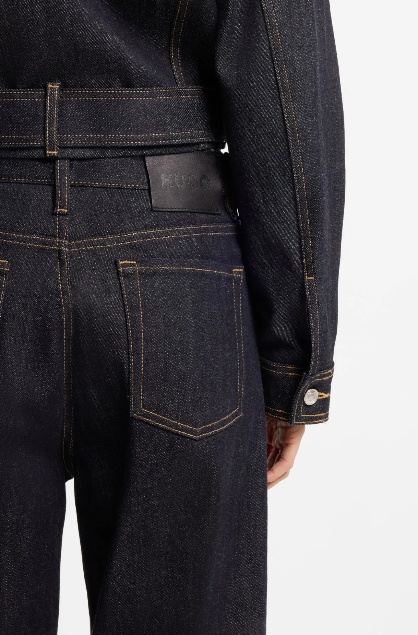 Jeans aus japanischem Selvedge-Denim mit weitem Beinverlauf