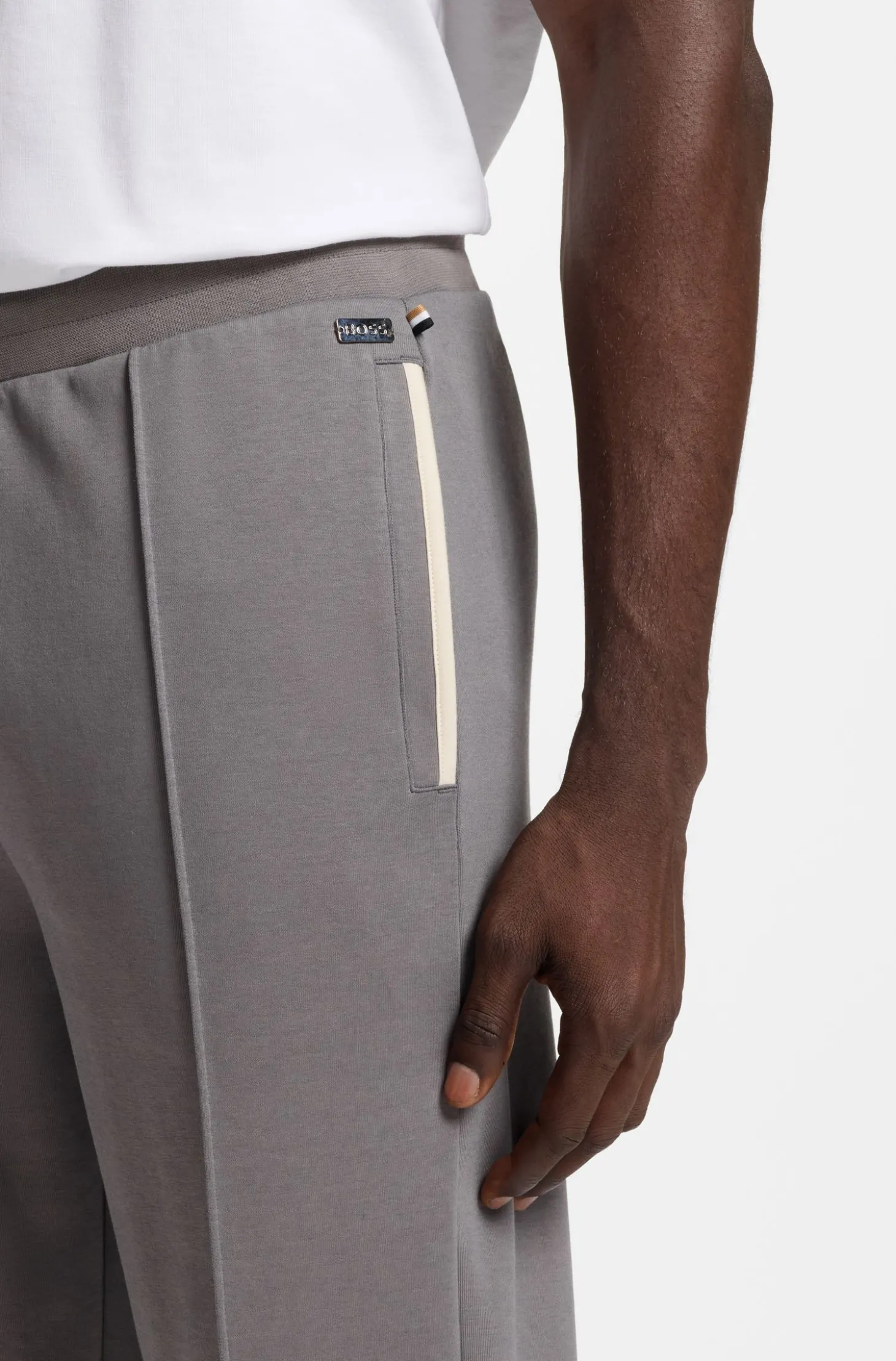 Jogginghose aus Baumwoll-Mix mit kontrastierenden Einfassungen