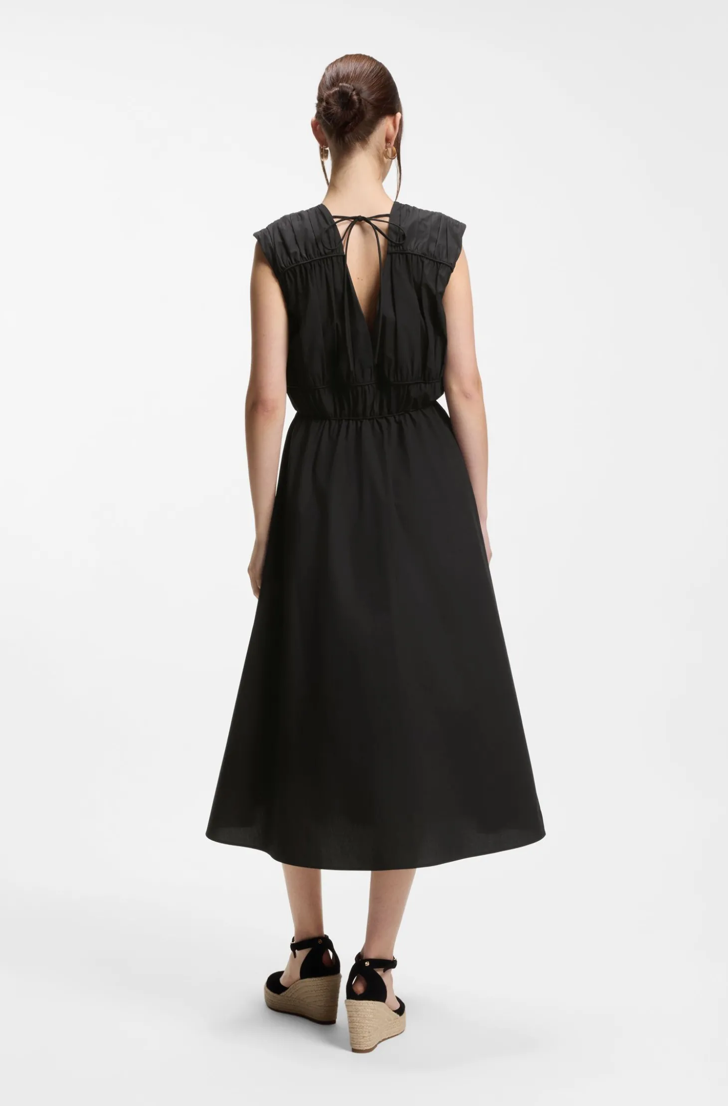Kleid aus Baumwoll-Popeline mit gerafften Details