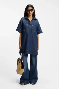 Kleid aus blauem Denim mit Johnny-Kragen