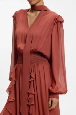 Kleid aus Krepp-Georgette mit abnehmbarem Schal