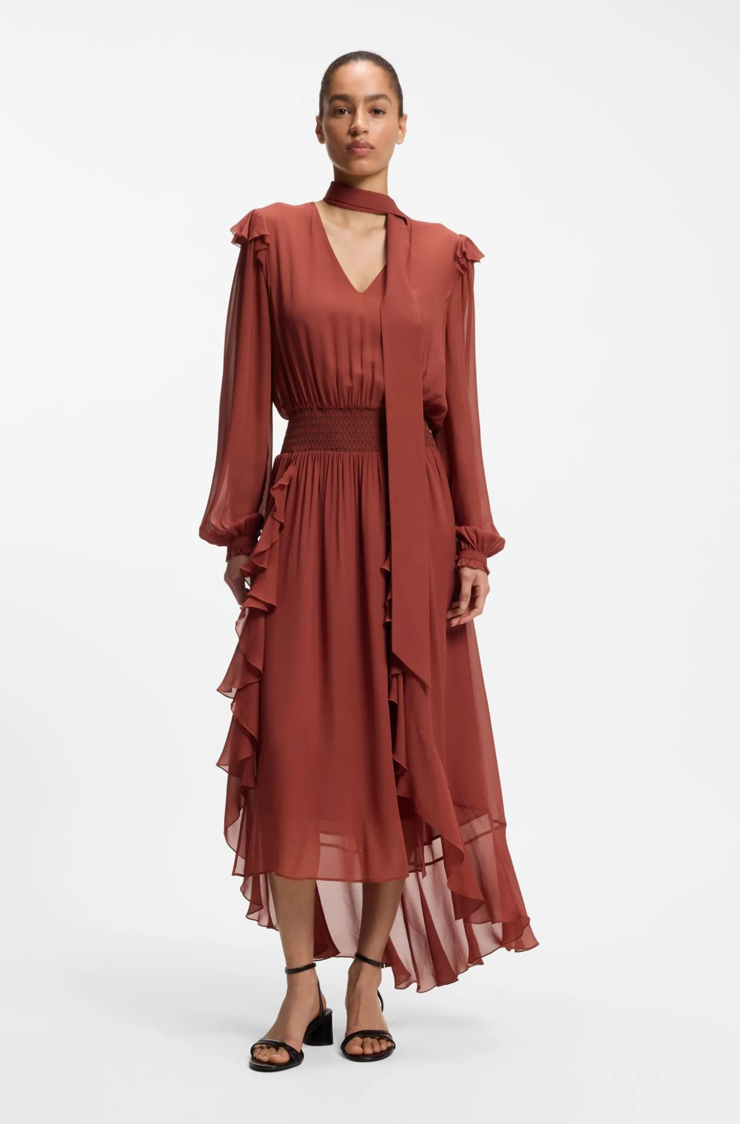 Kleid aus Krepp-Georgette mit abnehmbarem Schal