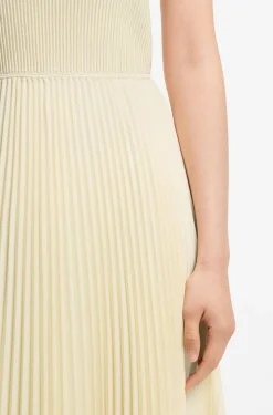 Kleid aus Rippstrick mit One-Shoulder-Design und Plissee-Rock