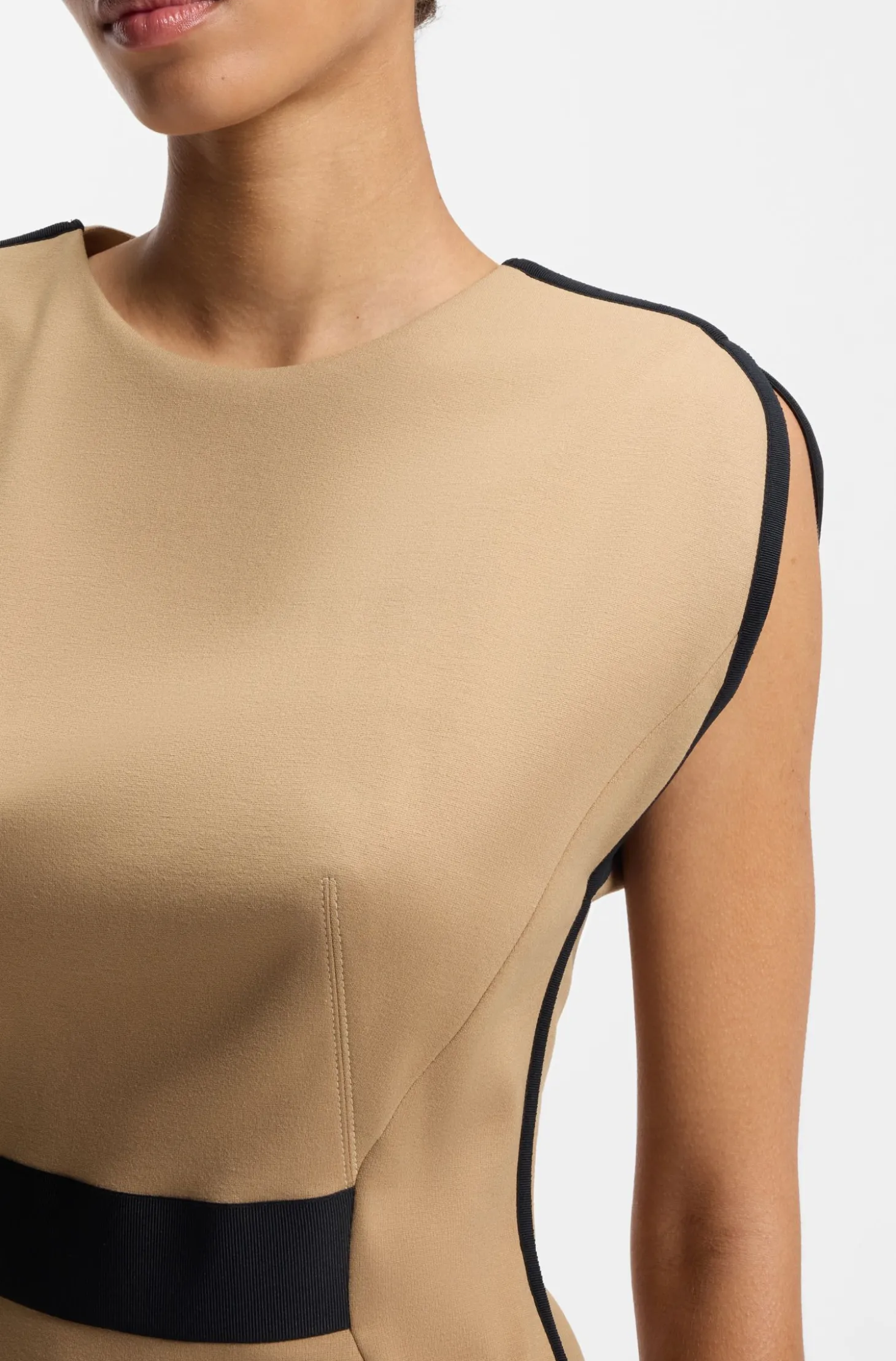 Kleid aus Stretch-Jersey mit Taillen-Detail