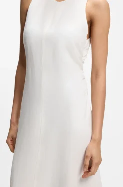 Kleid in A-Linie mit gerafften Seiten
