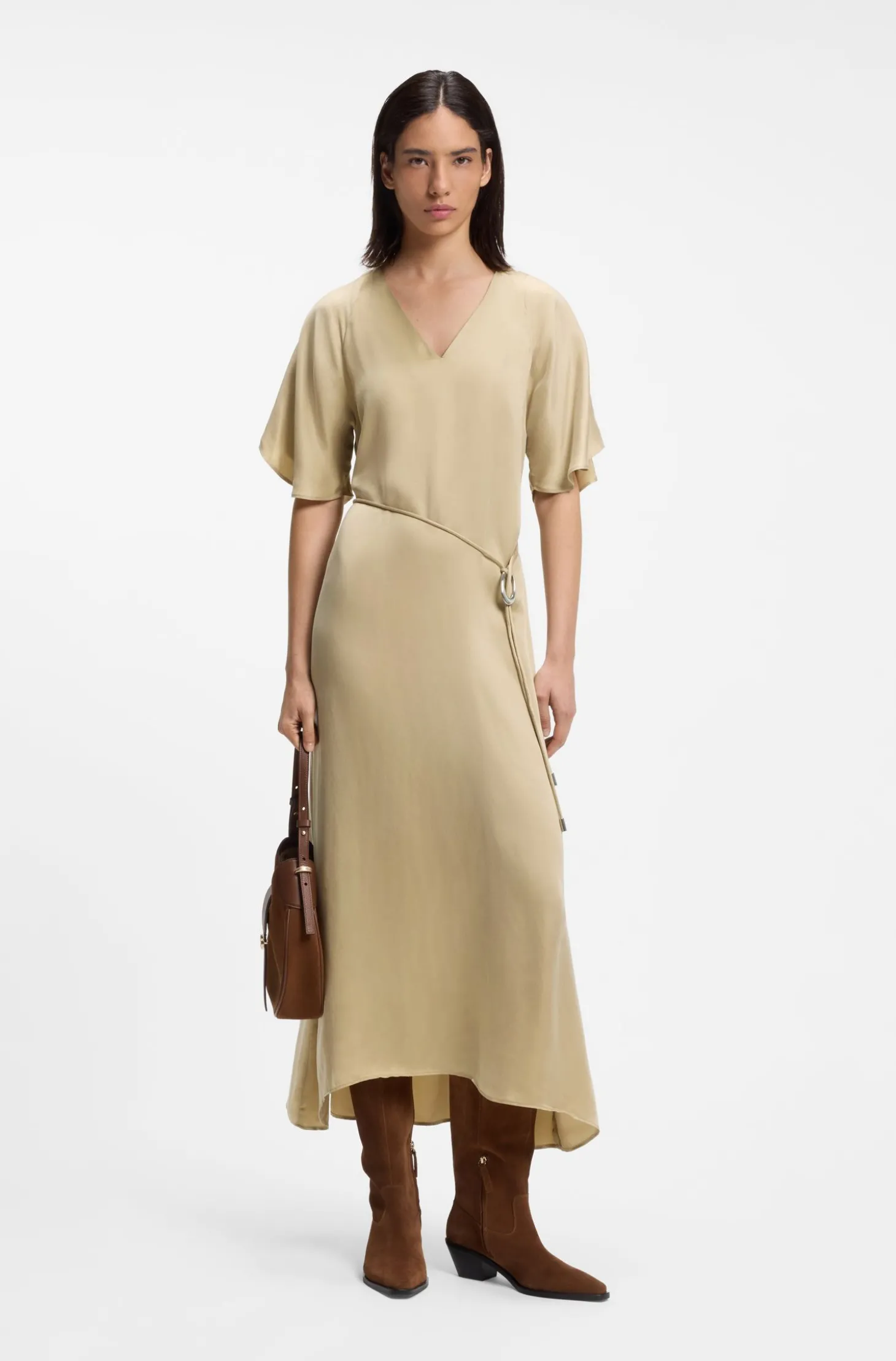 Kleid mit V-Ausschnitt und schmalem Gürtel mit Schließe