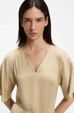 Kleid mit V-Ausschnitt und schmalem Gürtel mit Schließe