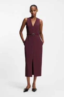 Kleid mit V-Ausschnitt und Schließe