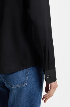 Kragenlose Regular-Fit Bluse aus Stretch-Seide