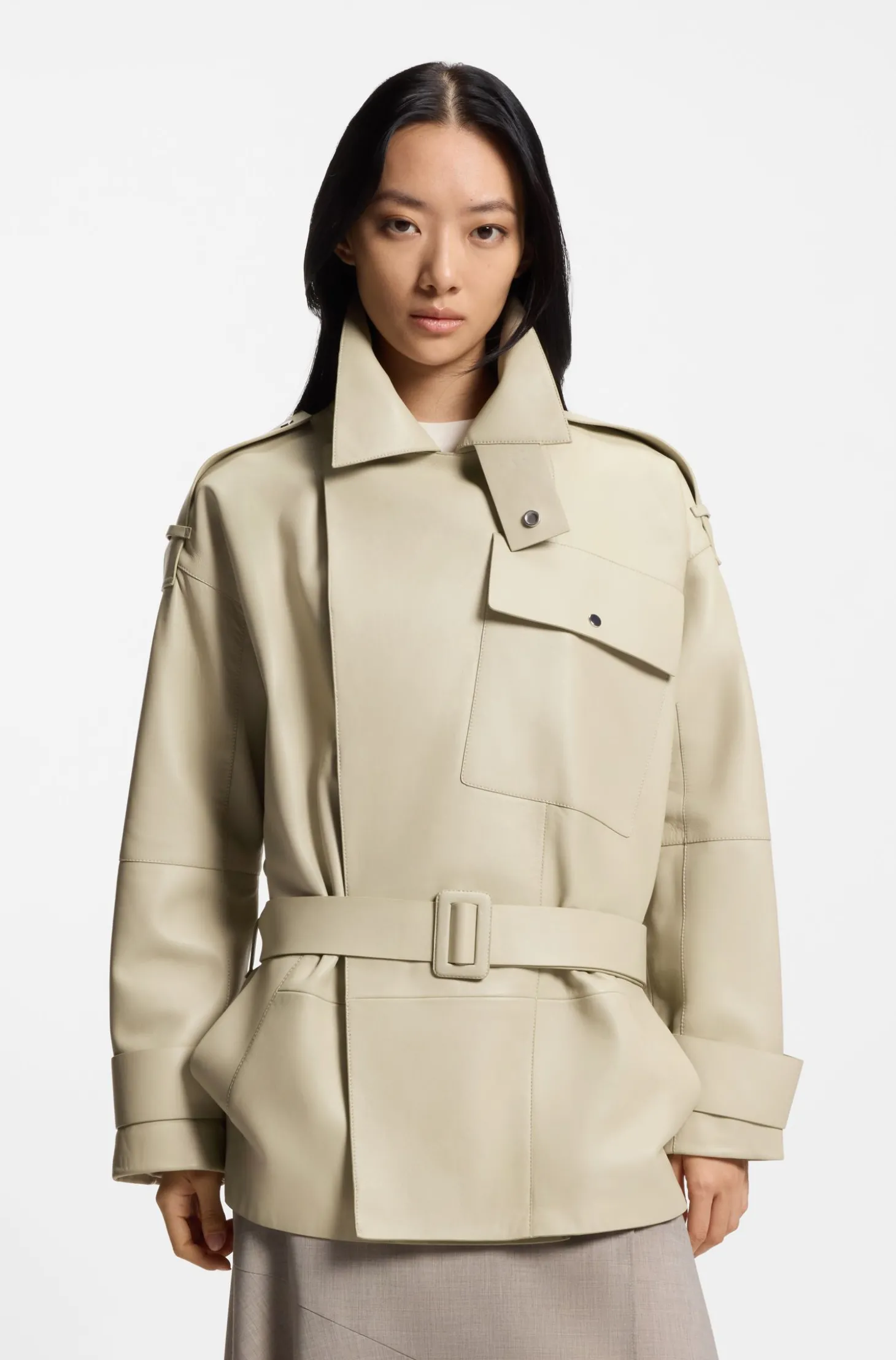 Kurzer Relaxed-Fit Trenchcoat aus Leder