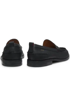 Loafer aus genarbtem Leder mit Schuhblatt aus Veloursleder