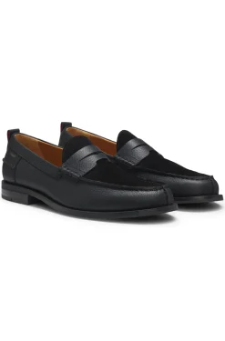 Loafer aus genarbtem Leder mit Schuhblatt aus Veloursleder