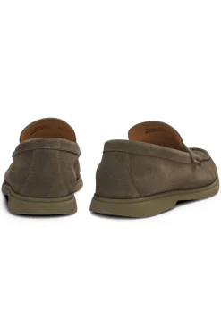 Loafer aus Veloursleder mit Pennyloafer-Besatz und Logo