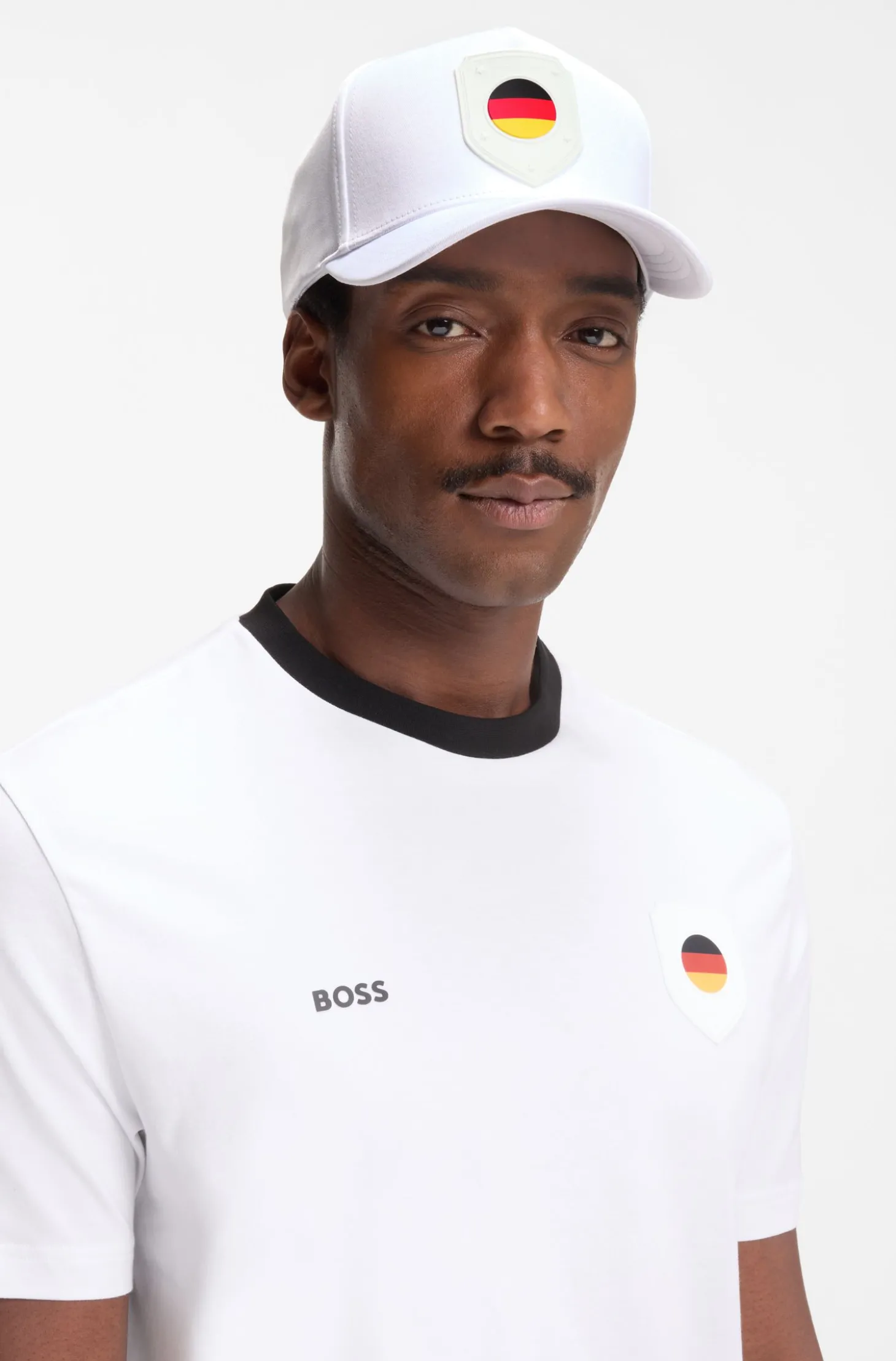 Logo-Cap aus glänzendem Twill mit Landesflaggen-Badge