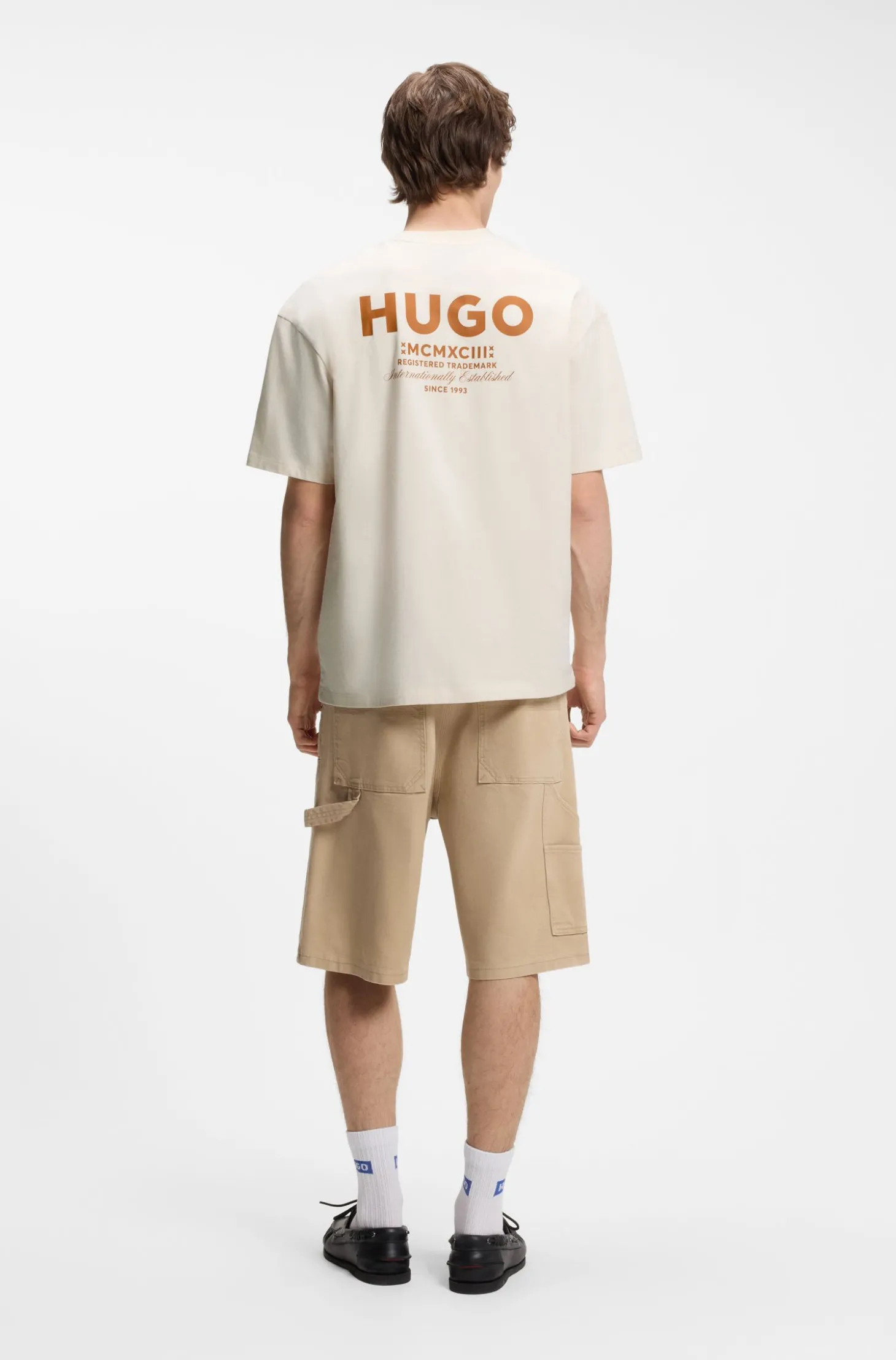 Loose-Fit T-Shirt aus Baumwolle mit Logo-Artwork hinten
