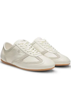 Lowtop Sneakers aus Leder und Veloursleder