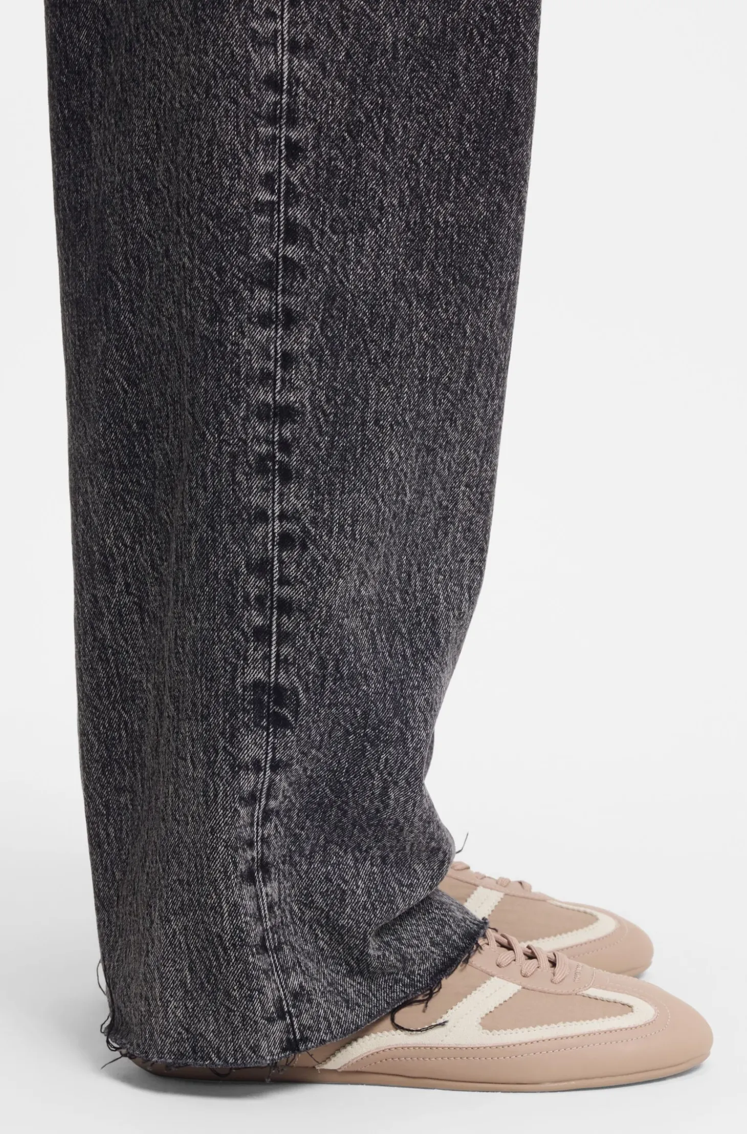 Lowtop Sneakers aus Leder und Veloursleder