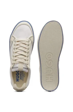 Lowtop Sneakers mit blauer Sohlen-Linie