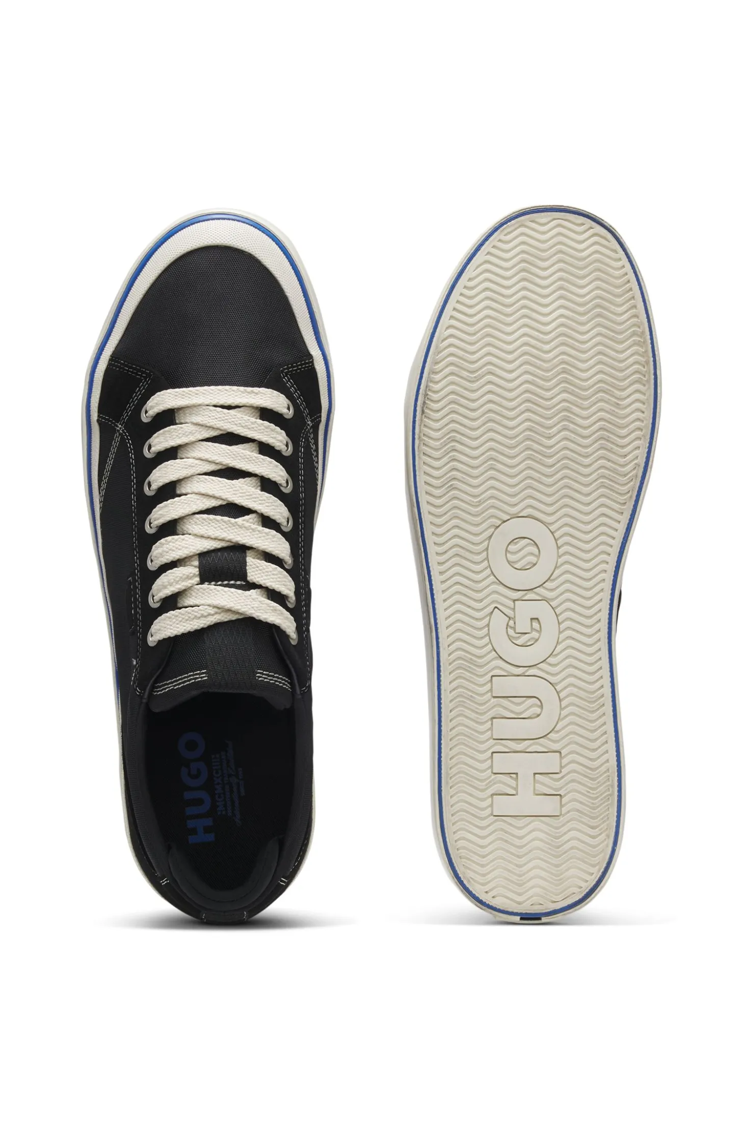 Lowtop Sneakers mit blauer Sohlen-Linie