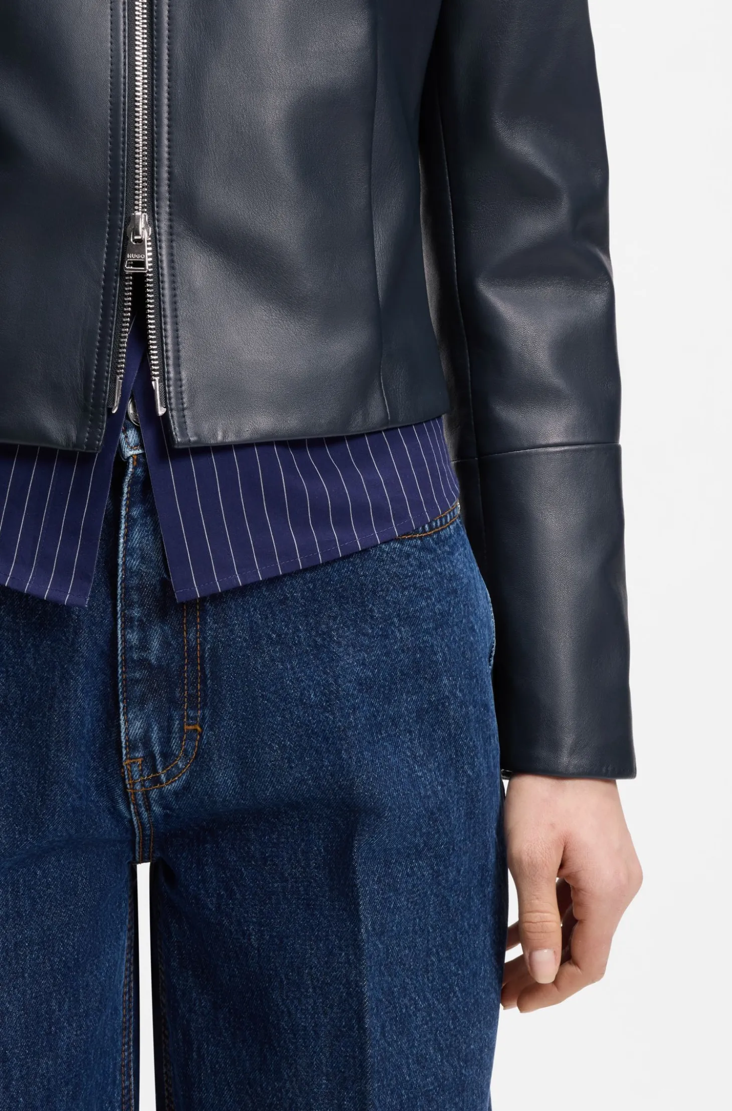 Lässige Slim-Fit Lederjacke mit Stehkragen