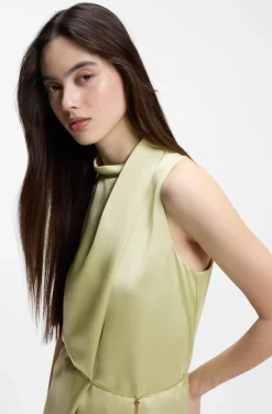 Maxikleid aus Satin mit abnehmbarem Kettengürtel