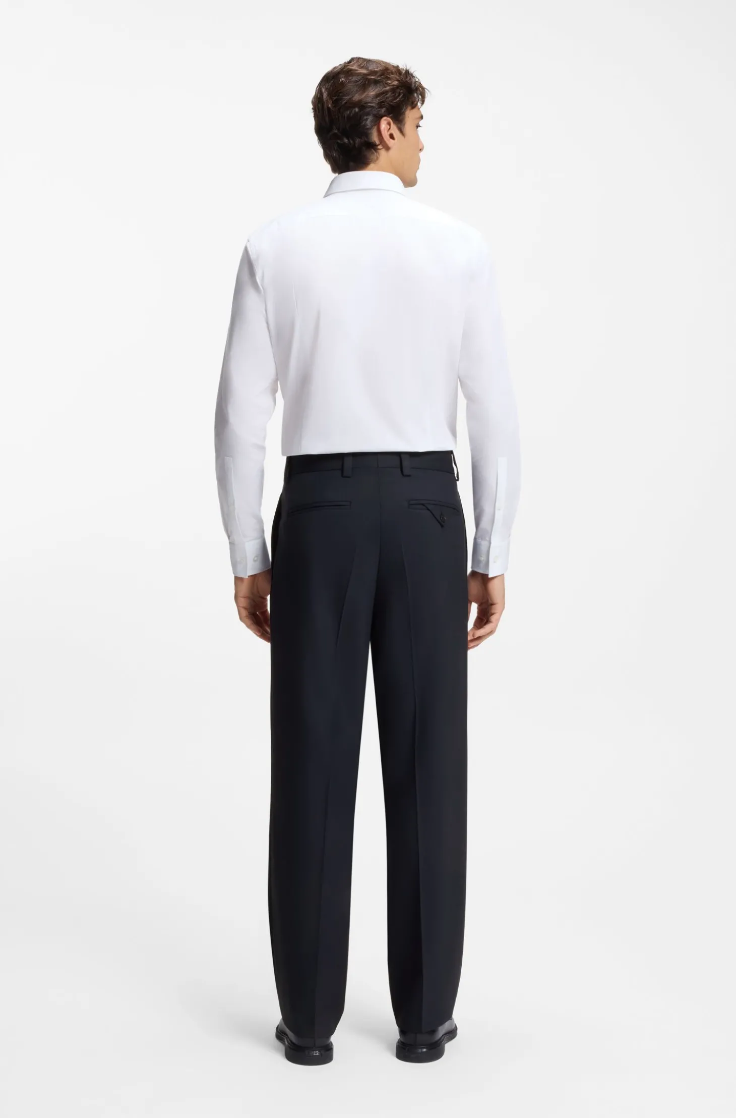 Modern-Fit Hose aus Stretch-Twill mit Bügelfalten