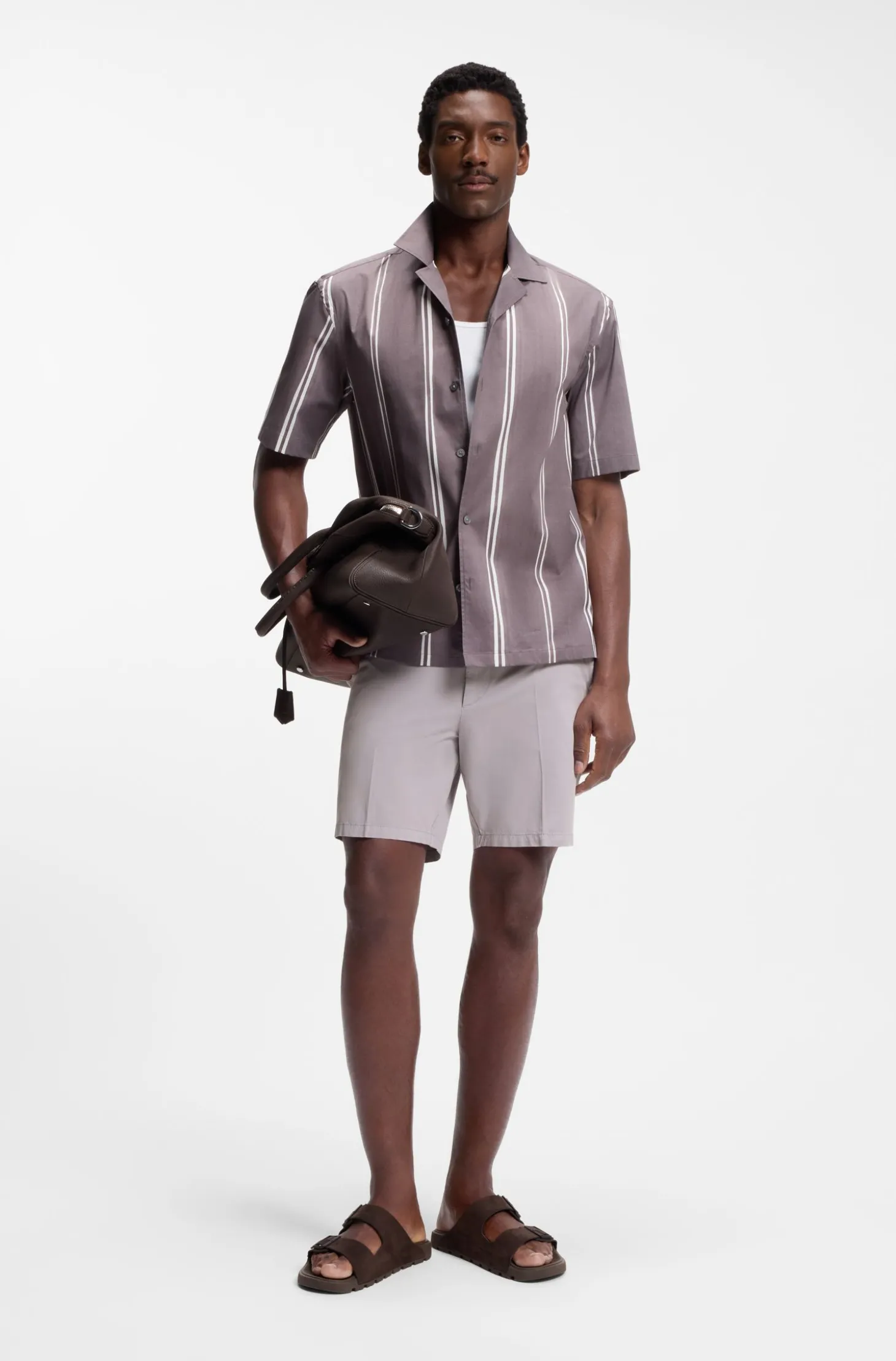 Modern-Fit Shorts aus Stretch-Baumwolle