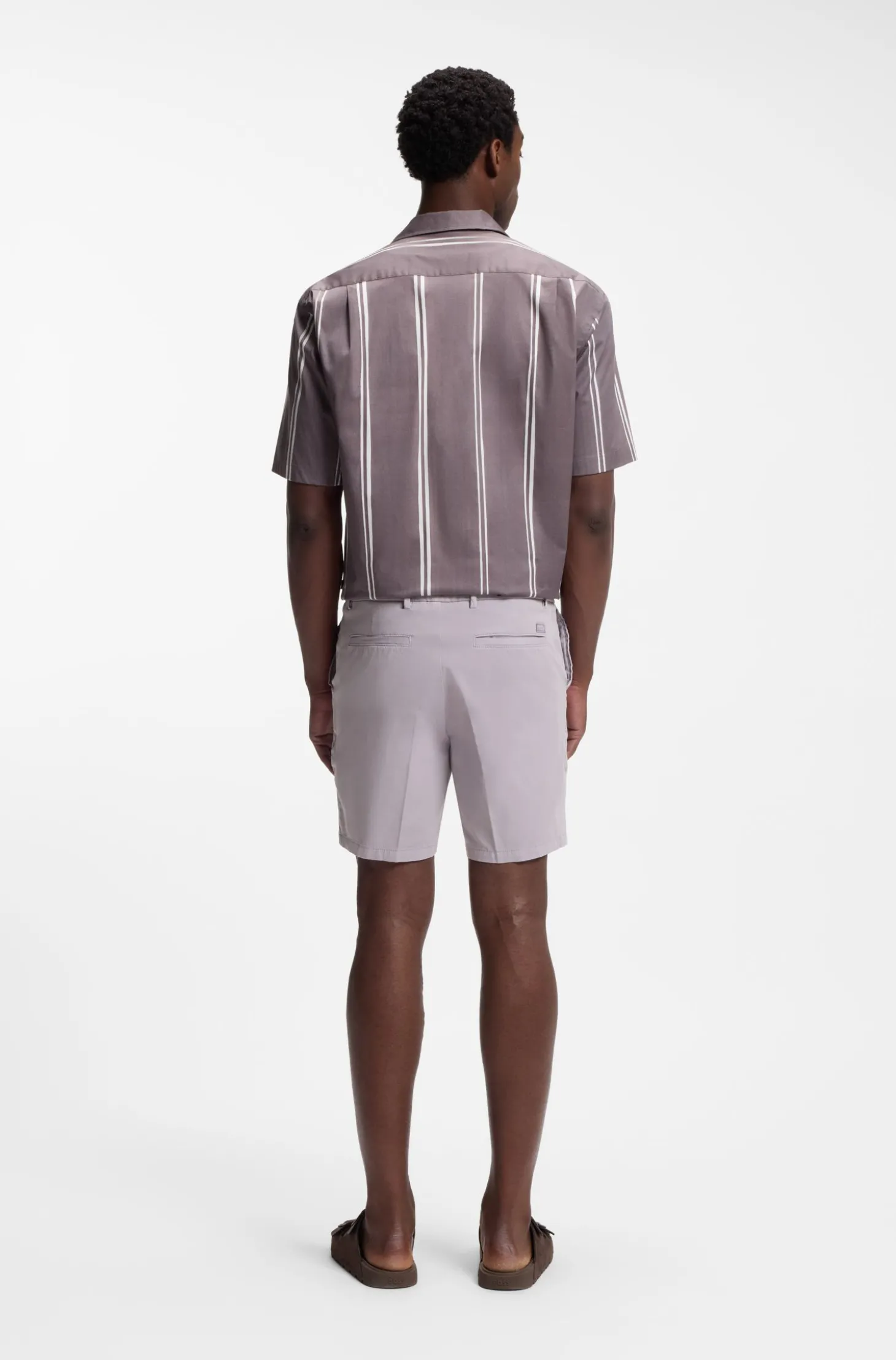 Modern-Fit Shorts aus Stretch-Baumwolle
