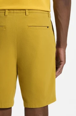 Modern-Fit Shorts aus Stretch-Baumwolle