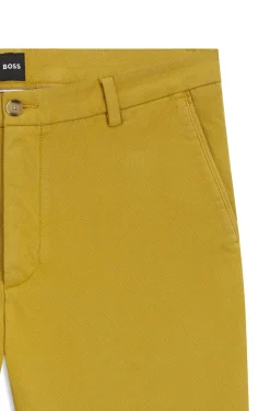 Modern-Fit Shorts aus Stretch-Baumwolle