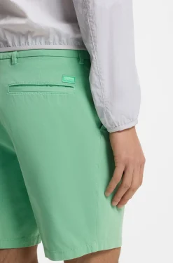 Modern-Fit Shorts aus Stretch-Baumwolle
