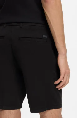 Modern-Fit Shorts aus Stretch-Baumwolle