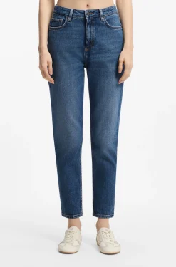 Mom Jeans aus mittelblauem Stretch-Denim