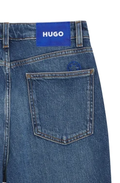 Mom Jeans aus mittelblauem Stretch-Denim
