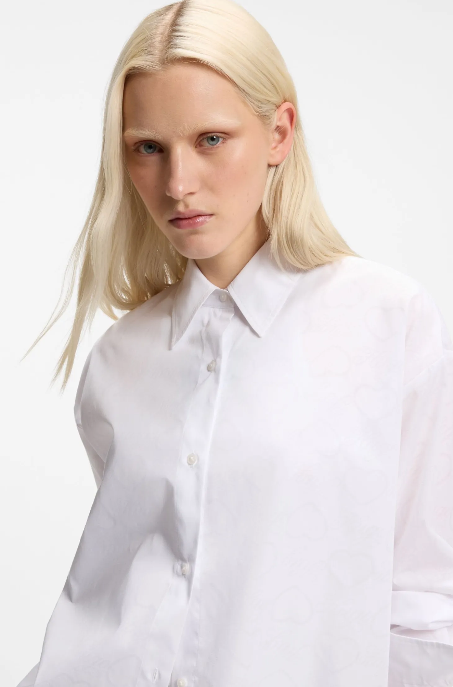 Oversized Bluse mit Herz- und Logo-Print in Ausbrenner-Optik