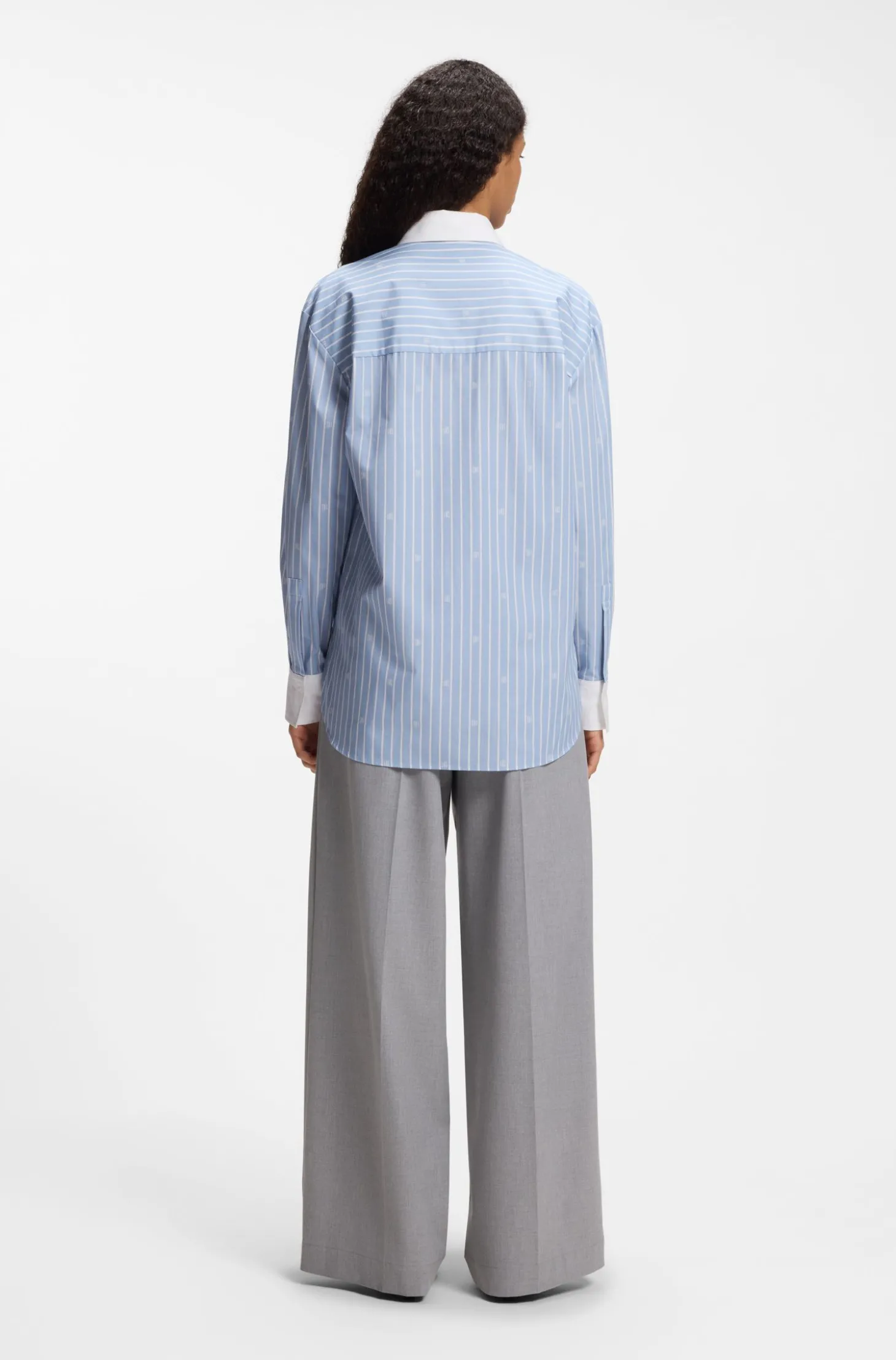 Oversized Bluse mit Stack-Logos