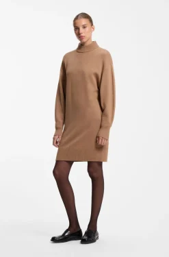 Oversized-Fit Strickkleid mit Stehkragen