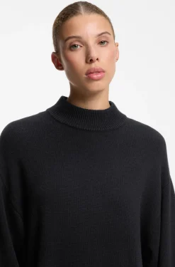 Oversized-Fit Strickkleid mit Stehkragen