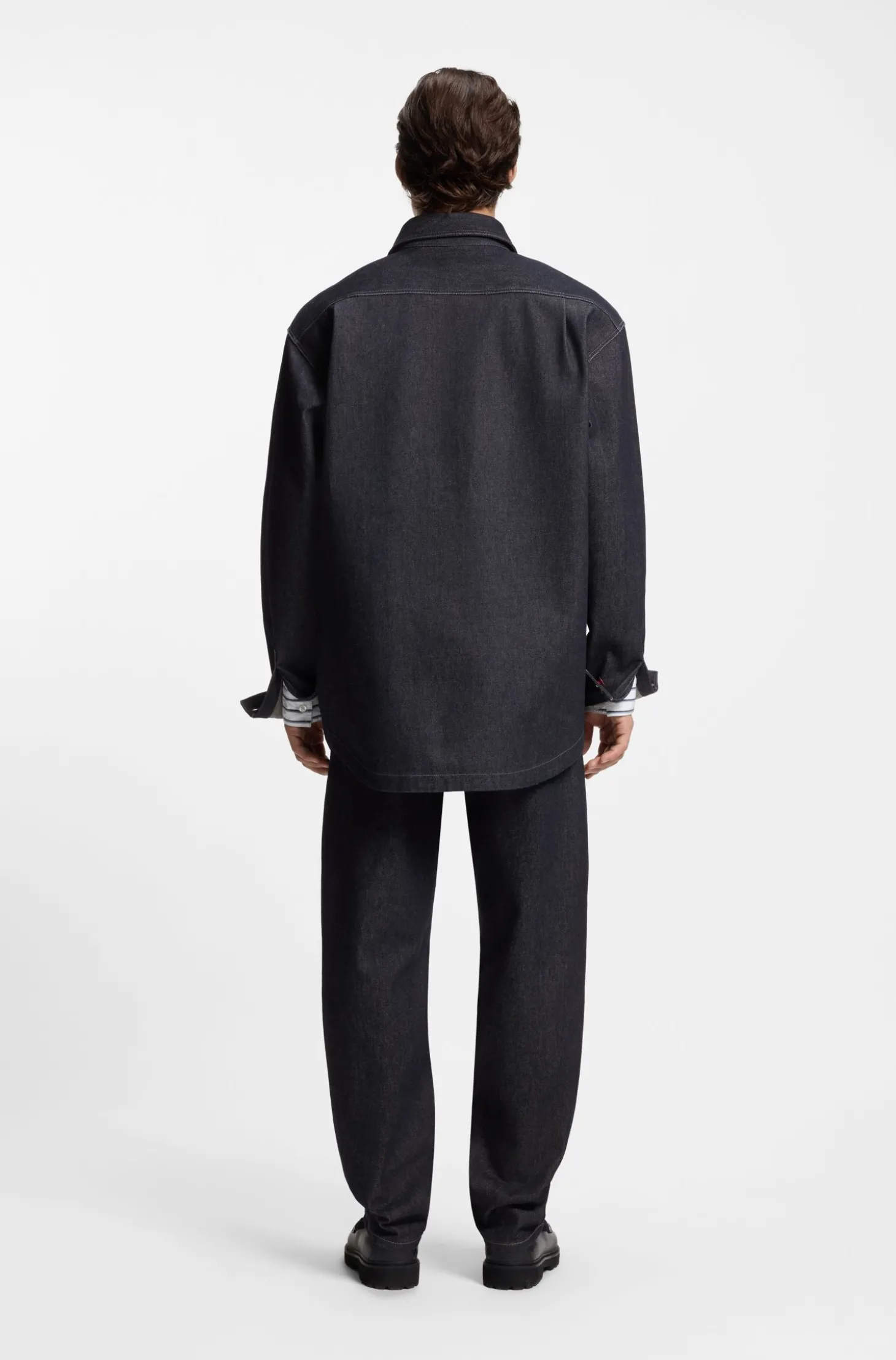Oversized Hemd aus schwerem dunkelblauem Denim